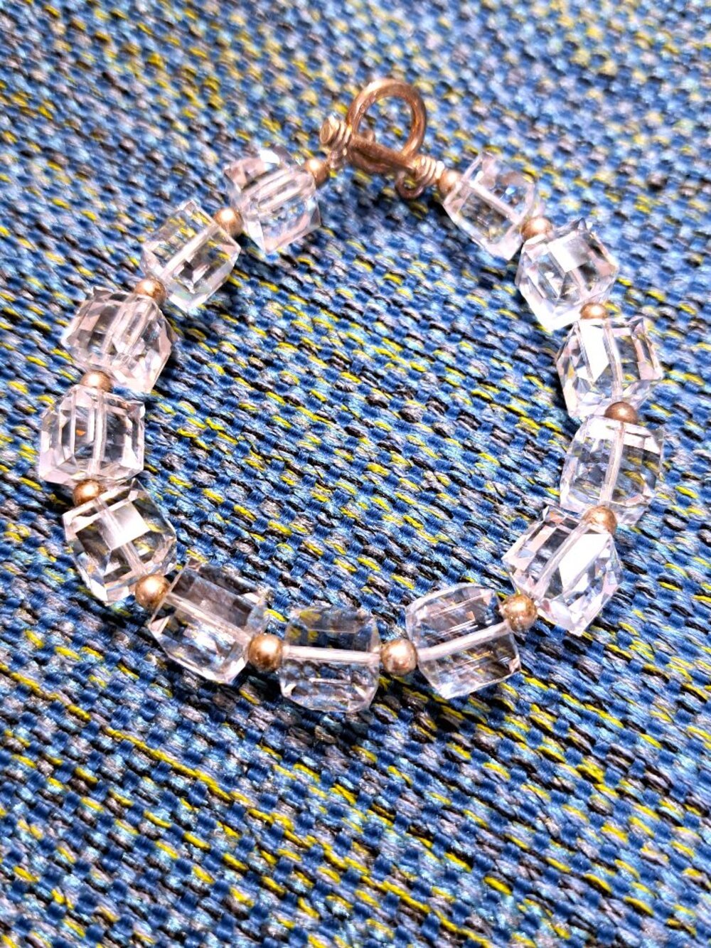 CLEAR GLASS SQUARE CUBE LADIES' BRACELET WITH STERLING SILVER CLASP 8" LONG
